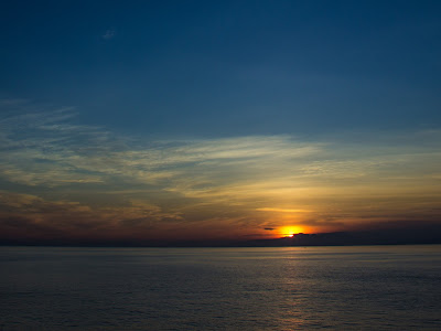 Sunrise Selat Lombok