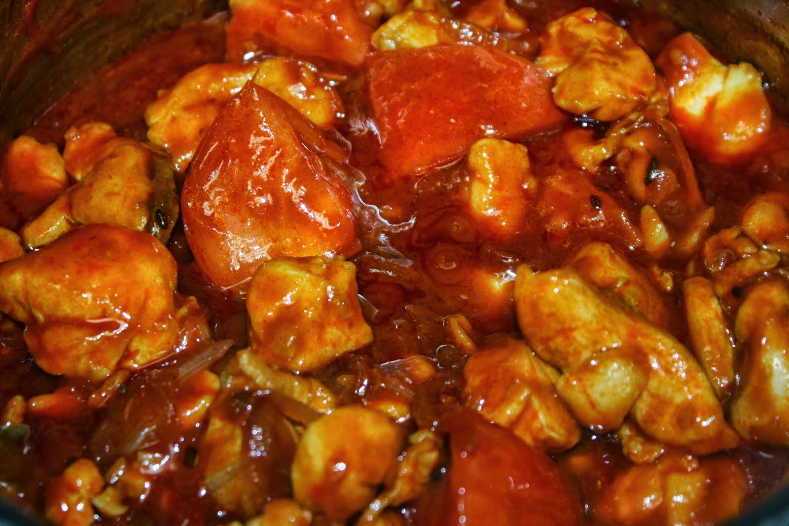 Bakteria Salmonella Mencemari Ayam Masak Merah Kenduri 