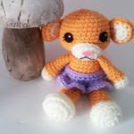 http://bajounaseta.blogspot.com.es/2016/02/lisa-la-mona-amigurumi.html#more