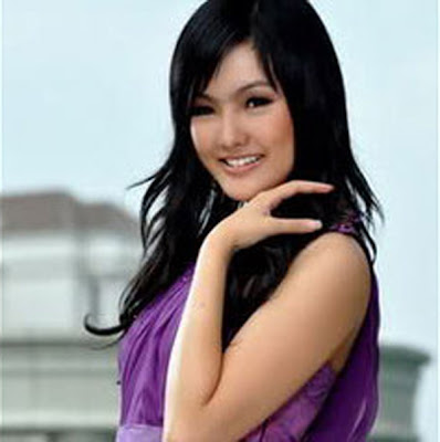 Astrid Ellena Miss Indonesia 2011