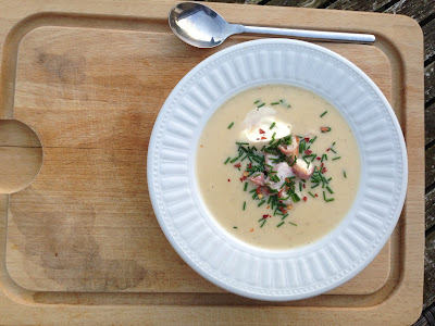 Opskrift på lækker hjemmelavet blomkålssuppe på CDJetteDCs LCHF