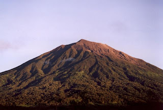 Gunung_Terindah_Di_Indonesia 