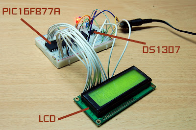 A simple clock using DS1307 and PIC16F877A