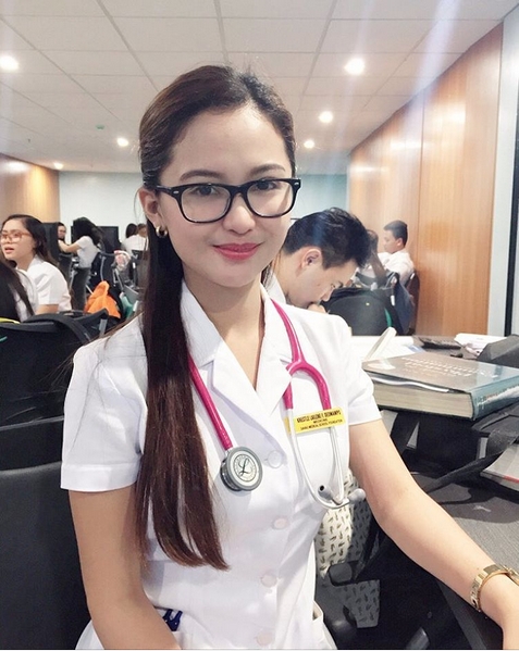 Kumpulan Foto Dokter Sunat Cantik Yang Lagi Heboh Di Medsos, Awas Gagal Fokus
