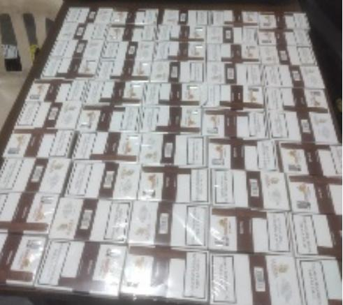  BARAHONA: Apresan individuo y le ocupan 50 cajetillas de cigarrillos que pretendía introducir a la cárcel.