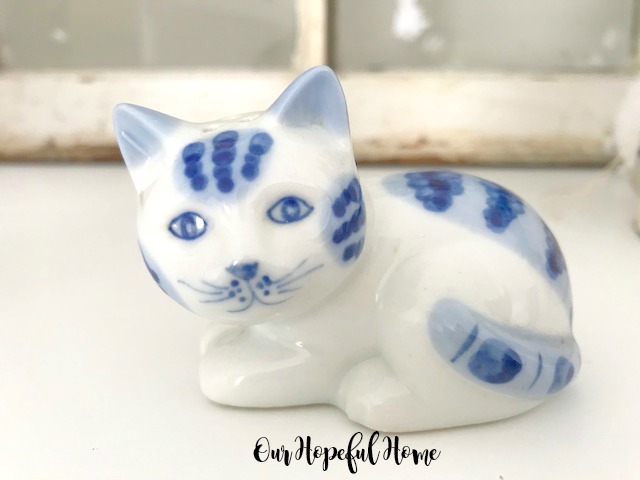 blue white porcelain cat salt shaker