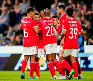 Les joueurs du Benfica célébrant un but