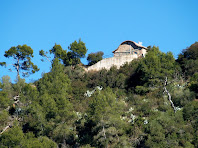 Zoom a la façana sud-oest de l'ermita de Sant Antoni