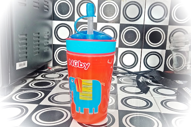 Botol Minum Nuby Snack n Sip With Straw Cover 