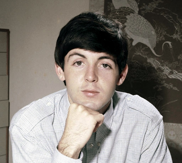 Paul McCartney alrededor de 1964 en Londres, Inglaterra