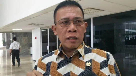 Masinton Pasaribu Sebut Jokowi Bisa ‘Terjungkal’ Gegara Ulah Luhut: Seperti Pisau Bermata Dua