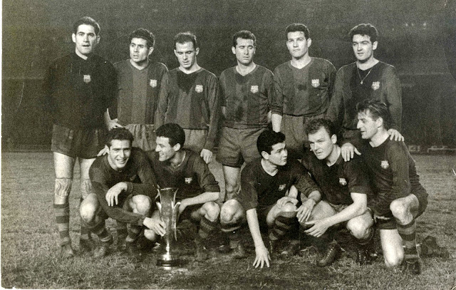 C. F. BARCELONA. Temporada 1959-60. Ramallets, Olivella, Rodri, Gracia, Segarra, Vergés. Coll, Ribelles, Eulogio Martínez, Kubala y Czibor. C. F. BARCELONA 4 🆚 BIRMINGHAM CITY F. C. 1 Resultado eliminatoria: CF BARCELONA 4 BIRMINGHAM CITY FC 1 Miércoles 04/05/1960, 20:30 horas. II edición de la Copa de Ciudades en Feria, final, partido de vuelta. Barcelona, Nou Camp. GOLES: ⚽1-0: 3’, Eulogio Martínez. ⚽2-0: 6’, Czibor. ⚽3-0: 48’, Czibor. ⚽78’, Coll. ⚽4-1: 82’, Hooper.