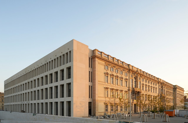 Unter den Linden - Humboldt Forum