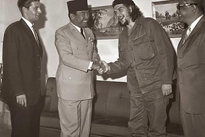 Soekarno dan Che guevara 