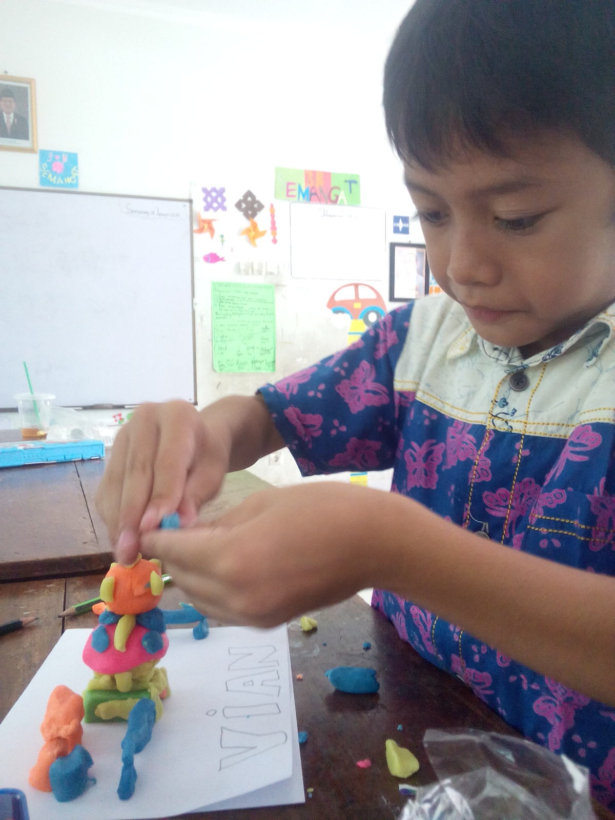 Paktik Membuat Karya Seni 3 Dimensi Kelas 3B SD Labschool Unnes