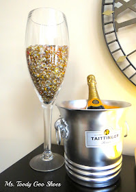 A Bubbly New Year's Eve Centerpiece that takes only 30 seconds to make!  --- by Ms. Toody Goo Shoes