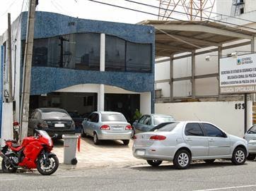 Estudante é estuprada ao sair de colégio e deixada seminua dentro de matagal na Paraíba