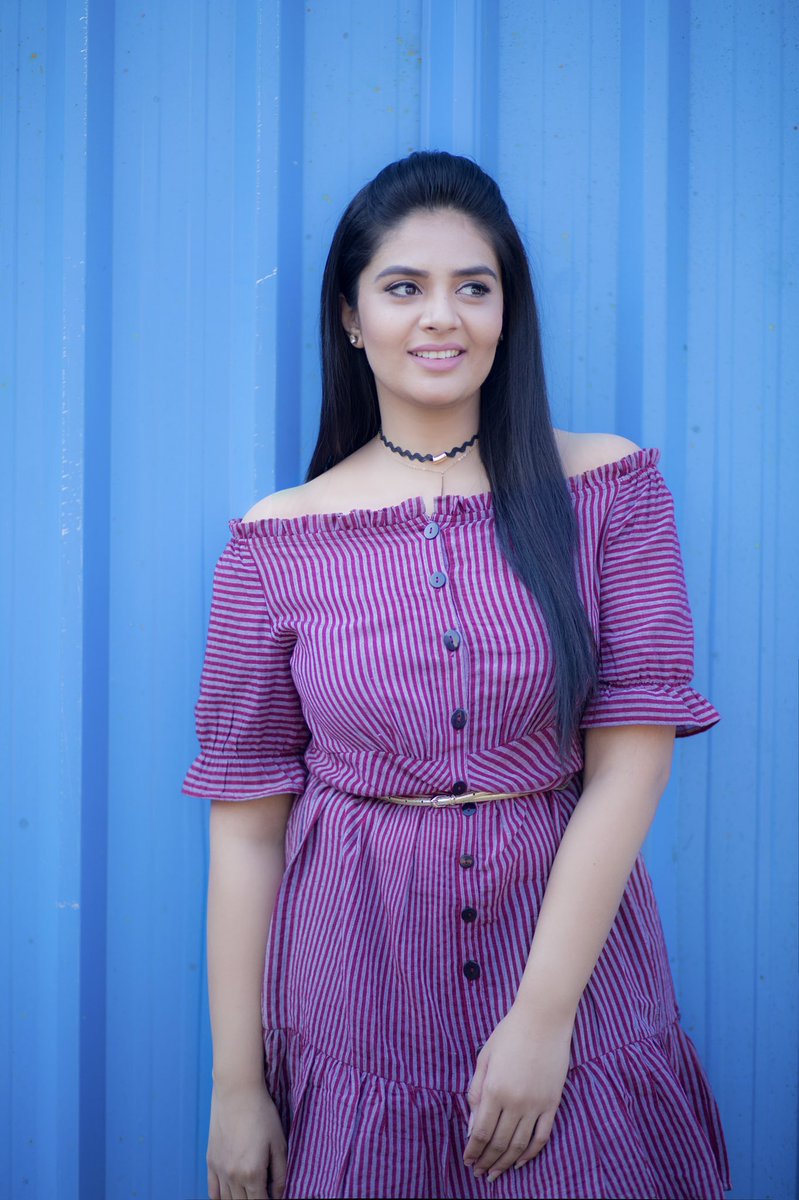 Actress Sreemukhi Latest HD Images