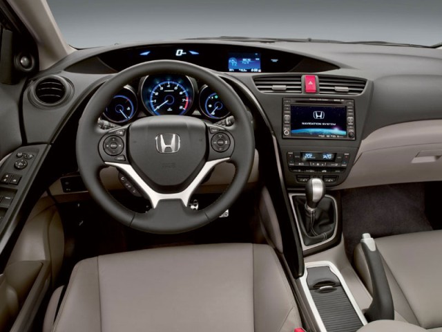 2013 Honda Civic Space motors and driving impression