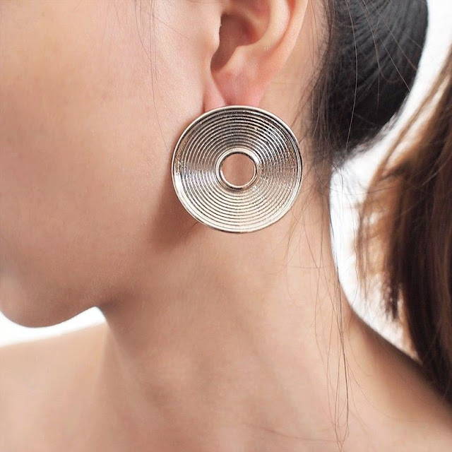 Big Round Bending Alloy Metal Stud Earrings