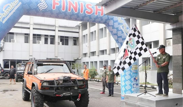 Meriahkan HUT TNI Ke-77, Pj. Sekda Lepas Peserta Offroad Exclusive 4x4 Serasan Sekundang 