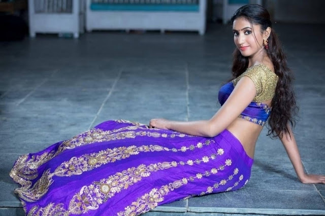 Telugu spicy actress pranathi sharma hot navel images 