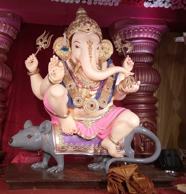 Ganesha pandal of pune, Manacha paanch, Pune, Maharashtra, Ganesh Chaturthi, Kasaba Ganapathi, Tambdi Jogeswari, Guruji Tahim, Kesariwada, Lokmanya Tilak, Tulsibaug Ganapathi, Ganesha