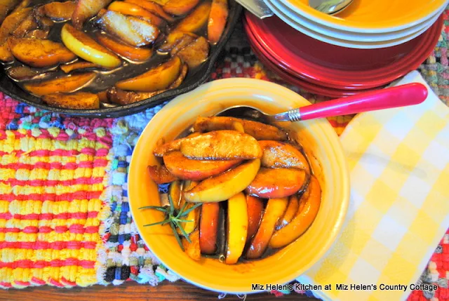 Cinnamon Skillet Apples at Miz Helen's Country Cottage