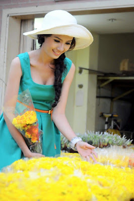 Phan Thi Mo- Miss Vietnam Earth 2011