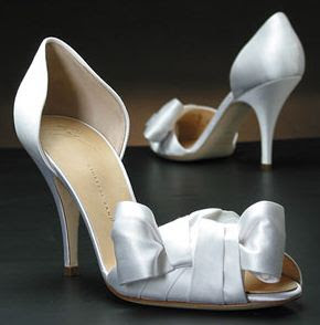 Wedding High: 5 'Glass Slippers' for your Wedding Day