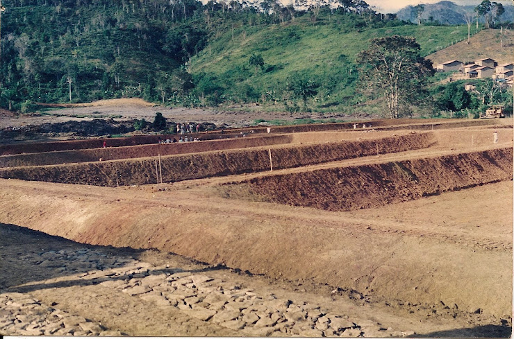 Construção das piscinas para Pscicultura