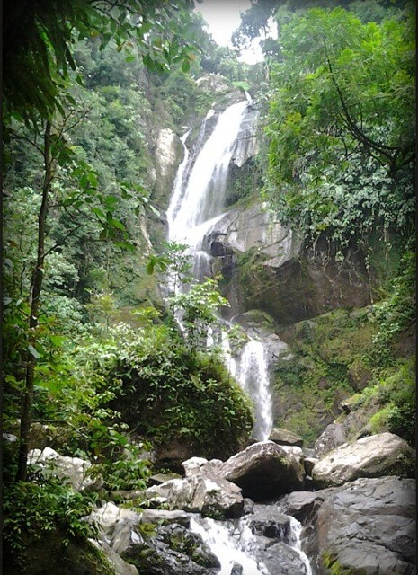 Air terjun tiga tingkat Lubuk Hitam Padang.