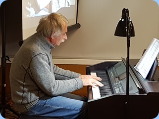 Claude Moffat playing the Clavinova CVP-509