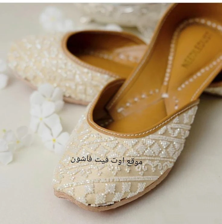 احذية حريمي 2025 احذية للبنات ملونه
