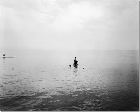 Harry Callahan_eleanor-and-barbara-lake-michigan-1953