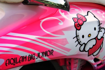 Berikut Gambar Lengkap Motor Honda Scoopy Modif Hello Kitty 