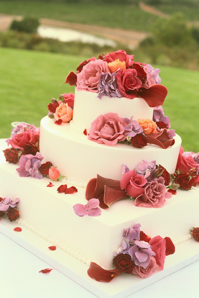 cake decoration with flowers
