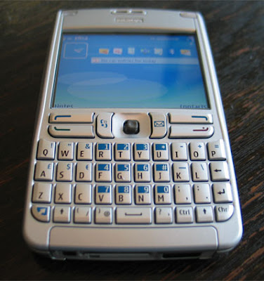 Lock your Nokia E61 via SMS