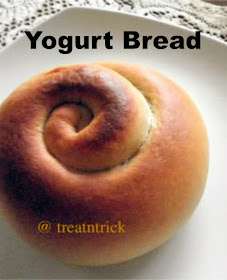 Yogurt Bread Recipe @ treatntrick.blogspot.com