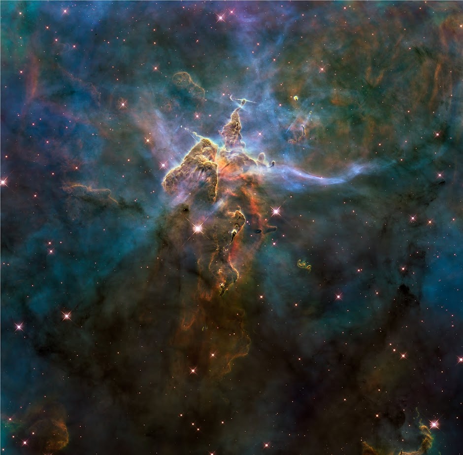 Wide view of Hubble's Mystic Mountain image, Carina Nebula 