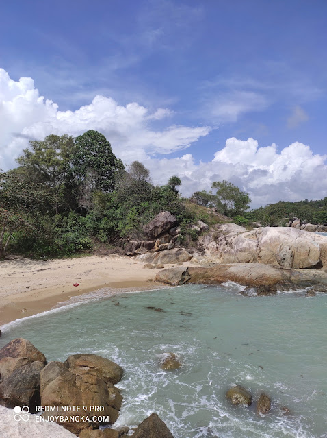 Pantai Teluk Karang Sungailat Bangka