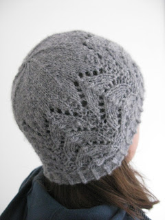 Cladach hat free knitting pattern by Littletheorem. Lace knitting chunky alpaca