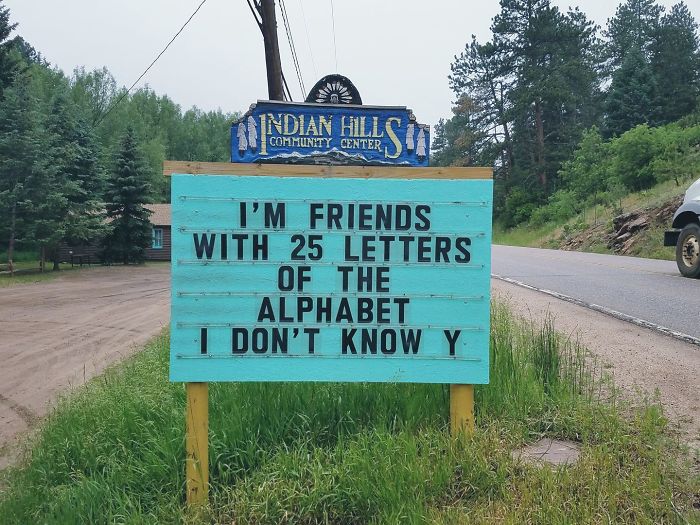 Hilarious Road Signs In Colorado Every Pun-Lover Will Adore