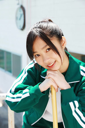 Rino Sashihara - Green Jacket (6)
