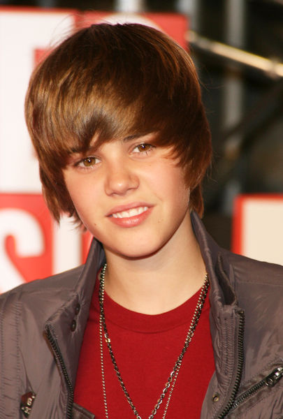 justin bieber wallpaper 2009. house justin bieber wallpapers