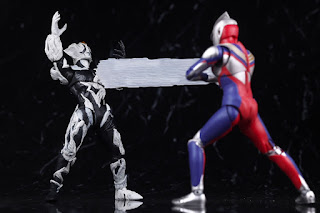 REVIEW SHFiguarts Kyrieloid, Bandai
