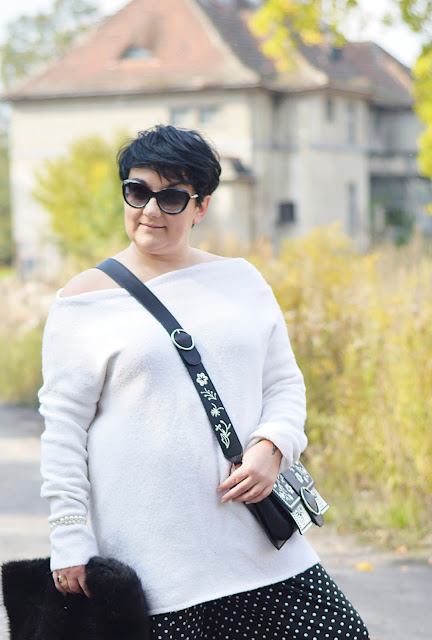 stylizacje blogerek na jesień, szerokie spodnie