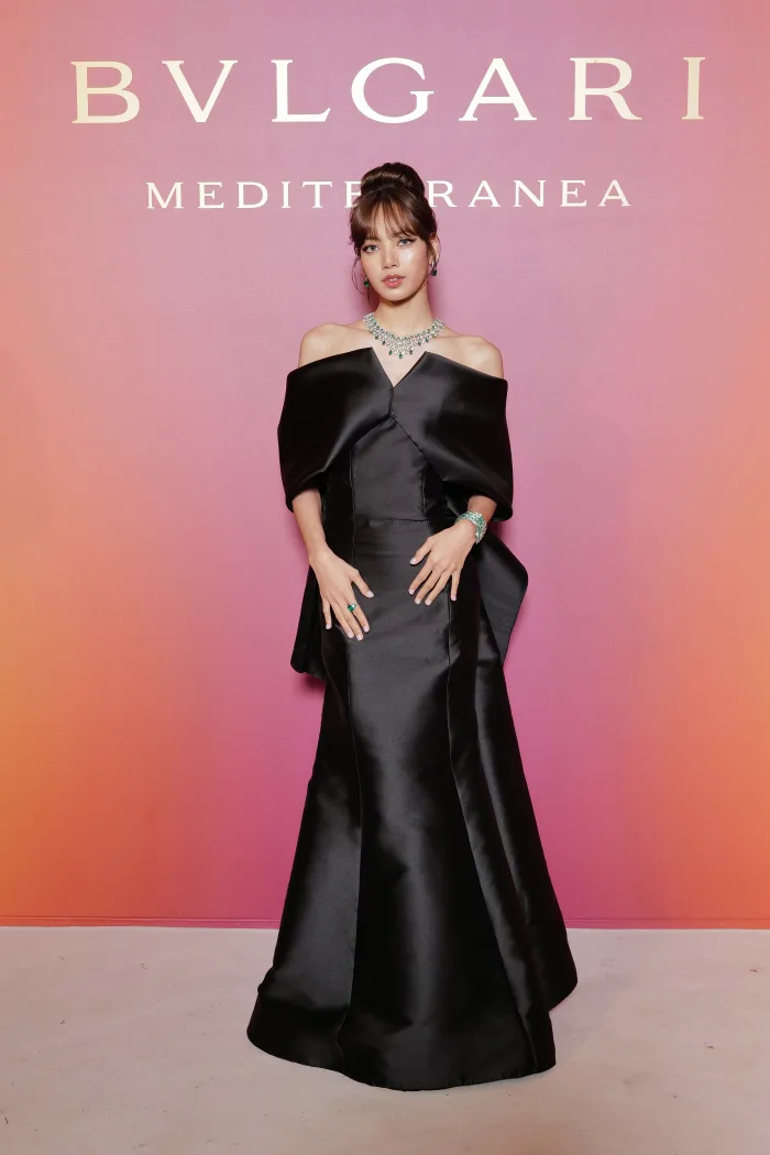 Celebrities shine at the Bulgari gala in Venice While the 2023 Cannes Film Festival kicked off in the south of France, in Venice, the stars were also giving their fill on the fashion front.    On Tuesday, the celebrities attended an event for Bulgari's Mediterranea jewelry collection. And let's just say Zendaya's brand ambassadors, Lalisa Manobal (aka Lisa from Blackpink), Priyanka Chopra and Anne Hathaway, looked as dazzling as the brand's jewellery.    At first glance, the glamorous jewelry steals the show, from Lisa's diamond pear necklace to Zendaya's diamond-encrusted style. But then, we start noticing the fashion details that captivated everyone.    Zendaya in Richard Quinn   Zendaya took a subdued approach to her look, despite the glamor in it. She chose a custom Richard Quinn dress that featured a sweetheart neckline, to show off her Bulgari jewelry.    Lisa wearing Antonio Riva     Likewise, Lisa appeared in a black look, with off-the-shoulder sleeves and a huge bow at the back. This look is signed by international designer Antonio Riva.    Anne Hathaway shines in Atelier Versace   Hathaway introduced a new style to the hooded dress, a popular red carpet trend among celebrities lately. The actress channeled her inner spirit as she rocked a gold studded Atelier Versace dress, effortlessly complementing her ruby red Bulgari necklace.    Priyanka Chopra in Miss Sohee   Chopra dazzled in her Miss Sohee collection of a dark red long-sleeved blouse and matching maxi skirt, which highlighted multicolored jewellery.    Faces of international fashion   These beauties have had a wild year in the fashion world, Zendaya is now a Louis Vuitton ambassador. Lisa performed at Coachella with Blackpink in an array of looks that included a custom Mugler; Hathaway is the face of Versace and Chopra is ushering in a new era in the fashion world.