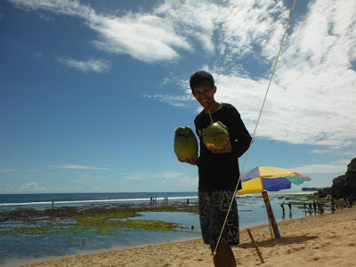 Pesan kelapa muda