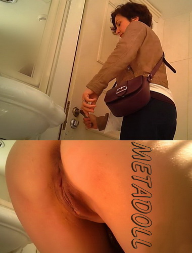 WC 3089-3092 (Hidden camera in women's restaurant toilet captures hot chicks exposing pussies)